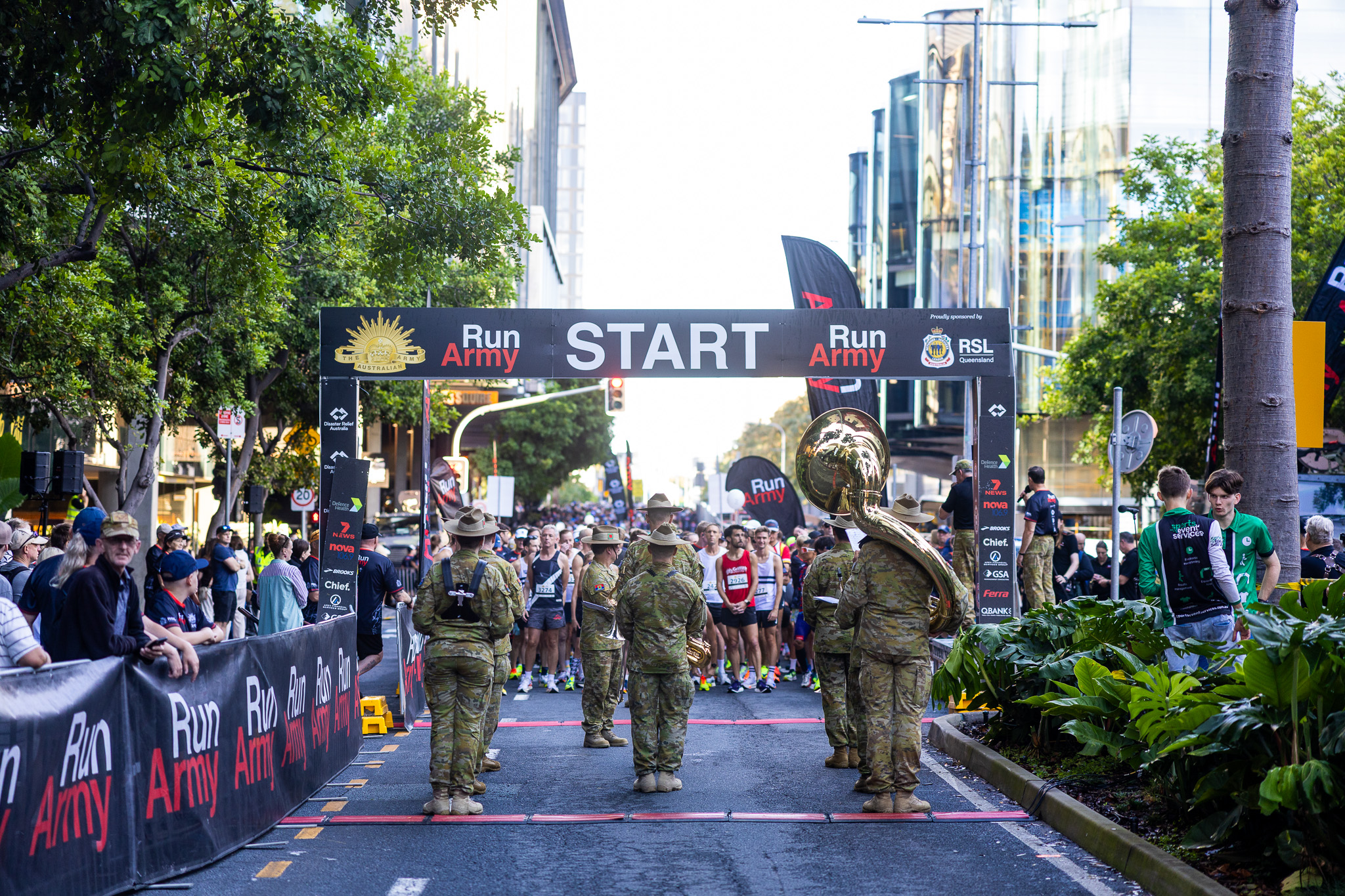 Run Army start line with personnel