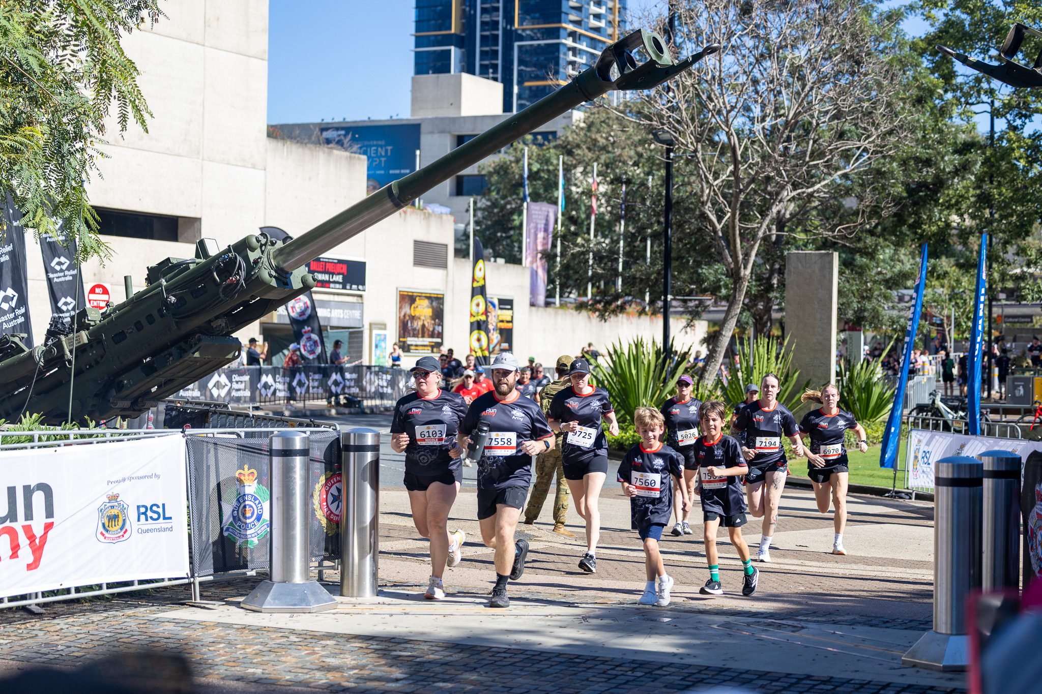Run Army runners on course